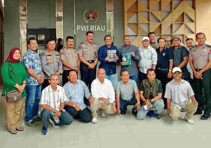 Perkuat Kolaborasi Polri dan Media, Kabid Humas Polda Riau Kunjungi PWI Riau - Pekanbaru Express