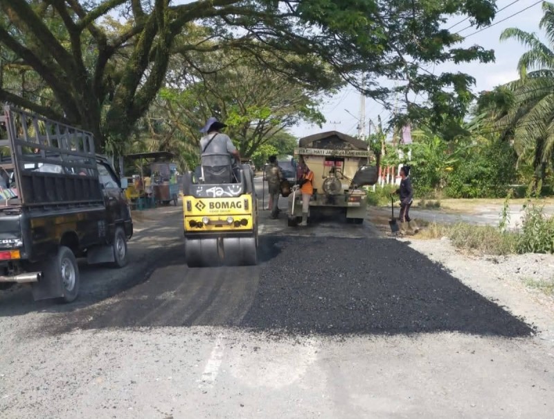 Jelang Ramadhan, Pemkab Siak Gandeng  Pemrop Riau dan Pusat Lakukan Pemeliharaan Jalan  - Pekanbaruexpress
