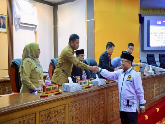 Bupati dan Wabup Kampar Hadiri Paripurna DPRD Penutupan Masa Sidang I 2025