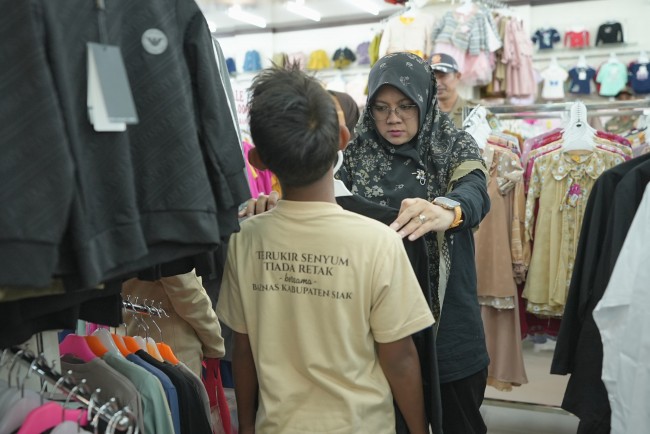 Program Baznas Siak Bikin Bahagia Anak Yatim, Bupati Afni: Zakat Harus Hadirkan Kebahagiaan