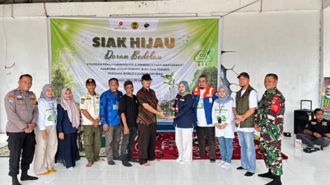 Kolaborasi PT BSP dan World Cleanup Day Riau Tanam 2.000 Pohon di Kampung Dosan