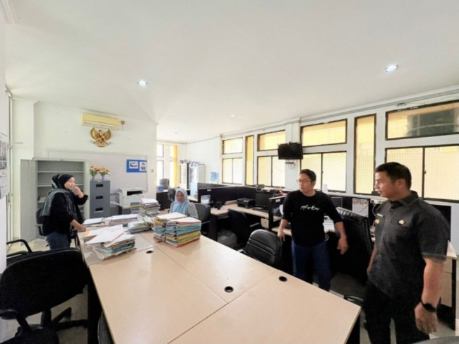 Genap Sebulan Terapkan WFH Jumat, Bupati Kampar Tinjau Satpol PP dan Perkim - Pekanbaruexpress