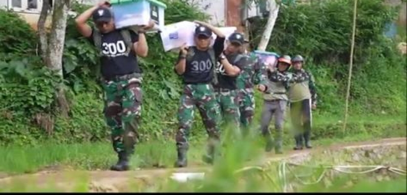 Misi  Kemanusian Prajurit di Perbukitan Cianjur