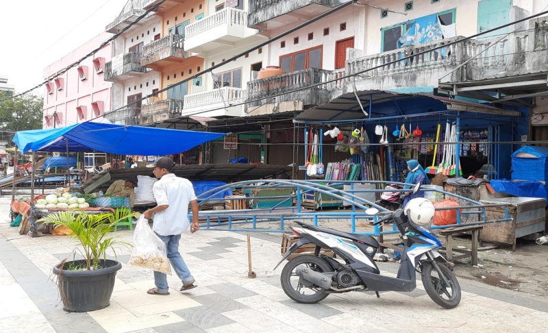 Dibongkar, Sejumlah Kanopi Langgar Perda di Jalan Agus Salim 