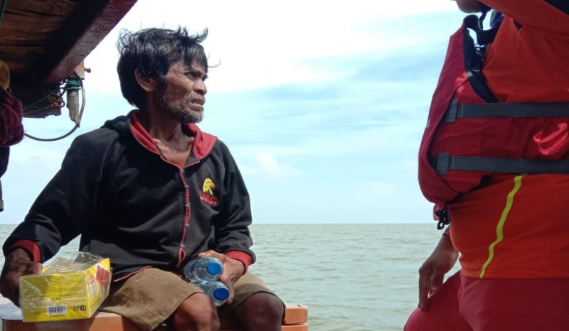 Basarnas Berhasil Selamatkan Nelayan di Rohil Setelah Terombang Ambing 4 Hari di Laut