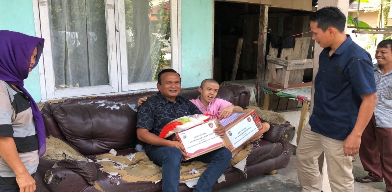 Dit Intelkam Polda Riau Bagikan Tali Asih untuk Dua Penyandang Disabilitas