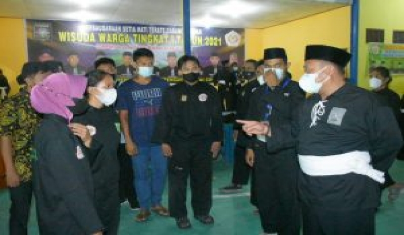 Ketua IPSI Kampar Wisuda 66 Warga Tingkat I PSHT