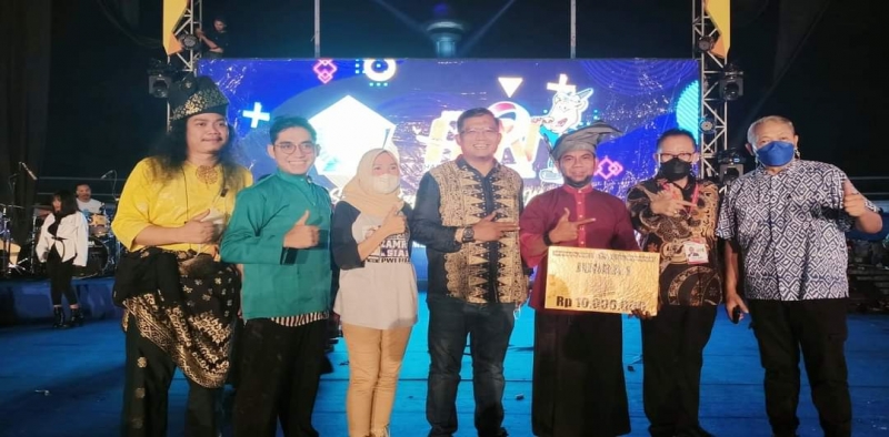 Rumah Sunting dari Riau, Juara Satu Lomba Baca Puisi Multimedia di HPN 2022