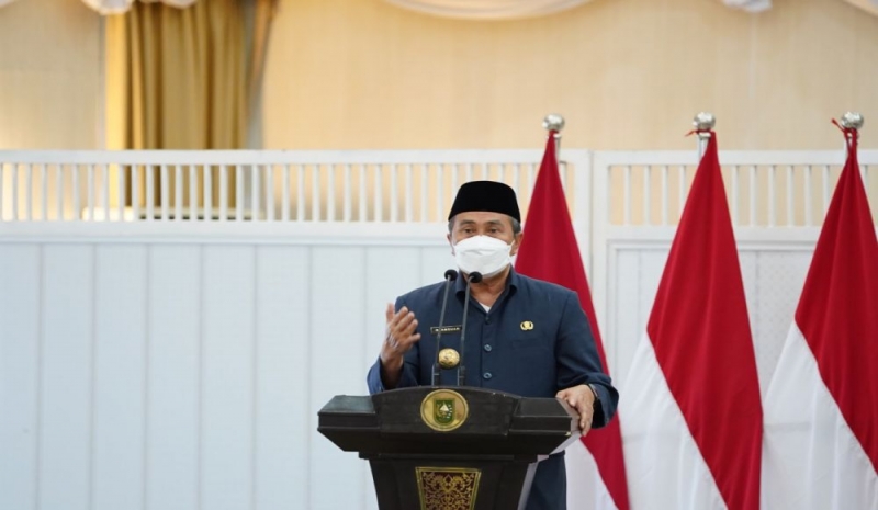 Lantik 10 Pejabat OPD, Gubri: Mesti Kreatif, dan Bukan Waktunya Belajar