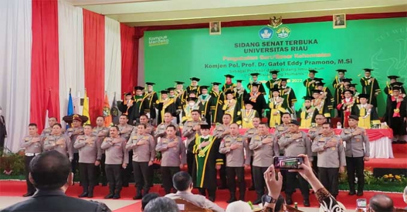 Wakapolri Gatot Dikukuhkan Jadi Guru Besar Kehormatan Unri