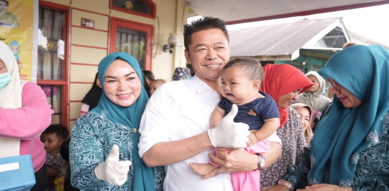 Bupati Rohil Tinjau Pelaksana Imunisasi Polio di Kelurahan Bagan Kota