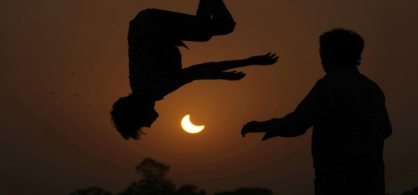 Besok Gerhana Matahari, BRIN Ungkap Wilayah RI yang Tak Kebagian  - Pekanbaruexpress