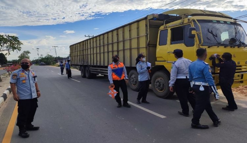 Beri Efek Jera, 1800 Unit Truk Odol Diberi Sanksi Tilang