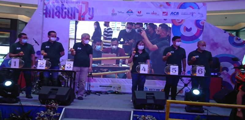 Ade Chandra Gunawan Raih  I Unit Mobil  Honda BRV di "Shop and Win SKA Family Card" Periode XIII