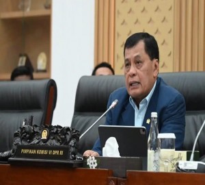 DPR Resmi Larang Menteri Rangkap Jabatan di BUMN, Kementerian BUMN Siap Turun Status!