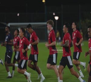 Timnas Indonesia Panaskan Mesin di Jeddah, Kluivert Puji Semangat Pemain di Latihan Perdana