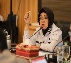 Bupati Siak Tolak Pembelian Mobil Dinas, Afni: Saya Malu  Ditengah Utang Banyak