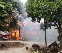 Kebakaran di Kawasan Padat Penduduk Sukajadi, 8 Kontrakan Ludes Terbakar