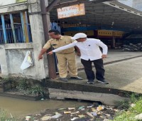 Bupati Pelalawan Tinjau Drainase di Pangkalan Kerinci, Instruksikan Normalisasi dan Penanganan Menyeluruh
